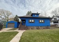 Great for weekend Getaway-Cozy 2 bedroom home 4 blocks from the beach.