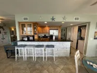 Dockside 505-2 bedroom condo with Beautiful views