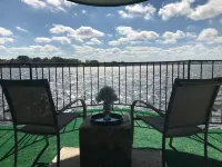 The Lakeside Getaway - newly renovated condo on Lake Conroe