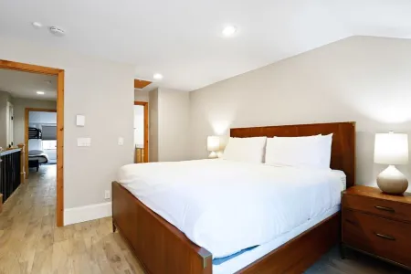 Cozy Gas Fireplace and Access to Upper Village Pool - Charming Retreat