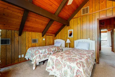 Bethany West home near trolley with screened porch & pool/tennis access