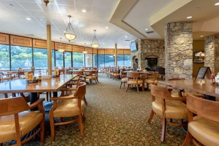 Rest Haven | Cabin in Branson West with fireplace, outdoor pool, tennis, golf