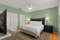 Roof Top Deck and Stunning Ocean Views - Charming Coastal Getaway