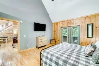 Coosawattee Cabin - pool, gym & tennis - fireplace, fire pit & central AC 艾利嘉住宿飯店