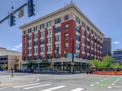 Stunning Capitol Views and Modern Amenities - Luxurious Urban Oasis