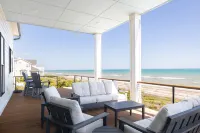 Stunning Retreat - Elevator, Pool, Hot tub, Deck, Fireplace