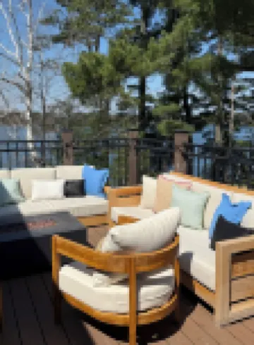 Luxury Lakeside Penthouse Lodge with Boatslip and Bunk Room!