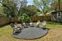 Spacious Backyard with Outdoor Play Area - Inviting Family Retreat Hotels in Jollyville