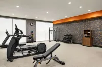 La Quinta Inn & Suites by Wyndham Austin South - Gym