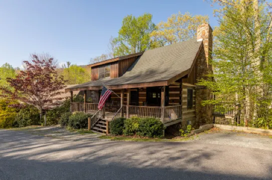 Hot Tub, Fireplace and Game Room Escape - Stunning Mountain Haven