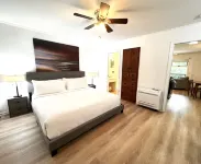 Mill House Retreat Hotels in Flat Rock