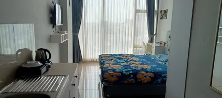 Smart Inn at Majestic Point Serpong