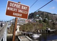 Cozy Coastal Getaway - Ocean Views, WiFi, Cable & More Hotels in Depoe Bay