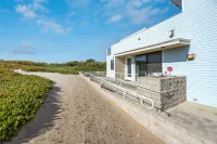 Expansive Rooftop Deck and Ocean Views - Stunning Coastal Haven