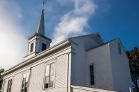 Cozy 2 BR by River, Crooked Steeple Hall Hotels in Winterport