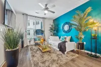 Rooftop Lounge and Pool Access - Exotic Tropical Retreat Hotels in Decatur