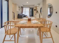 3BR Villa Punawangi W/ Jacuzzi Hotels in Batujajar