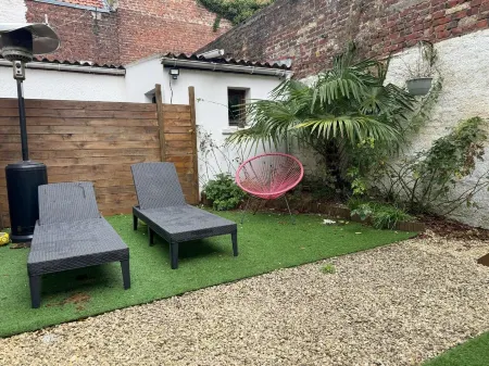 Aux 3 Nuances Suites Privatives & Spa Отели рядом с достопримечательностью «Calais Lighthouse»