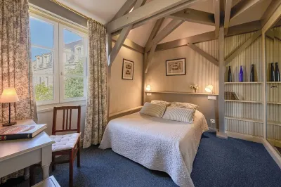 Hôtel Diderot Hotel di Cravant-les-Coteaux