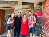 Bandipur Samira Homestay & Mountain View Restaurant - parking