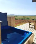 Blue View Cabin 6B with Hot Tub Hoteles en Laugarvatn