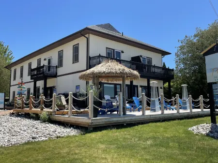 Paradise Inn on the Beach Отели в г. Port Elgin
