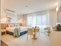 Oaks Vue Suites Geelong Hotels near The Carousel