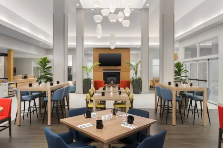 Hilton Garden Inn Dover Отели в г. Смирна