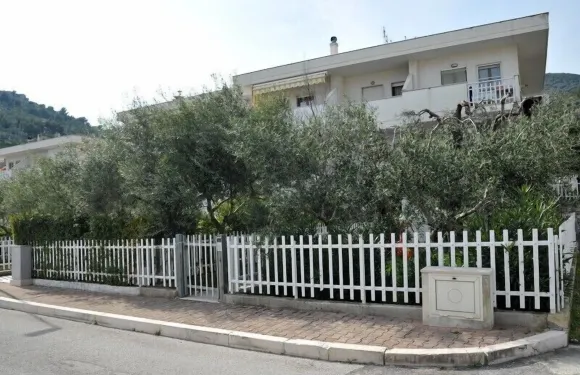 伊里斯公寓酒店