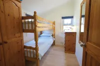 Merlins Cabin - 2 Bed - Blaen Cedi Farm
