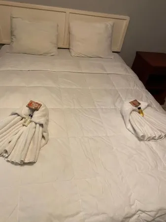 West Palm Hotel Отели в г. La Retraite