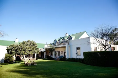 Avondrood Guest House by the Oyster Collection Отели рядом с достопримечательностью «First South African Perfume Museum»
