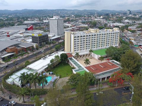 InterContinental Hotels San Salvador-Metrocentro Mall