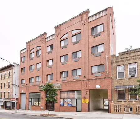 Phoenix Hotel Brooklyn Sunset Park Отели рядом с достопримечательностью «Бруклинский ботанический сад»