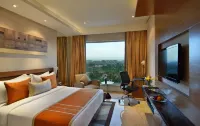 Radisson Blu Kaushambi Delhi NCR - parking