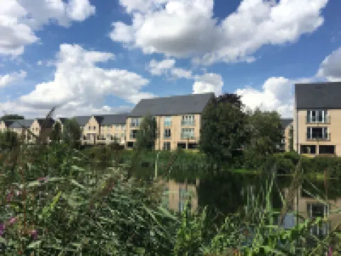 2Br 2 Bath Riverside Penthouse 2 Parking View Near St Neots