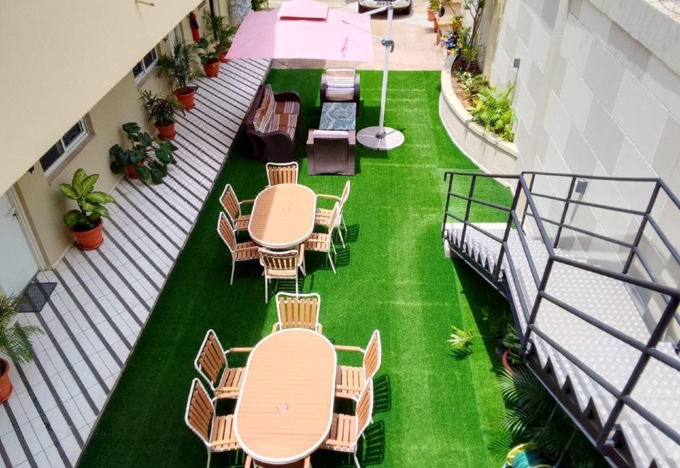 2. 나탈리아 게스트..