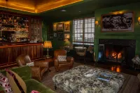 Gardiner House - bar