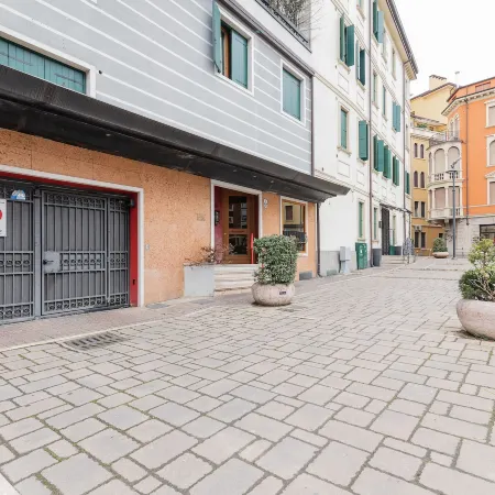 GuestHost - Scrovegni Design Apartment