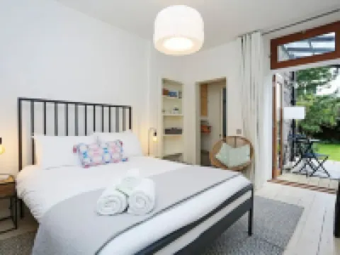 Joivy Luxury House with Patio Next to North Berwick Beach Hotels in North Berwick