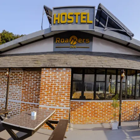 Roamers Inn - Hostel