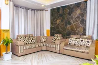 Roamers Inn - Hostel