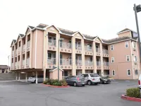 Howard Johnson by Wyndham Salinas Hotels in Salinas
