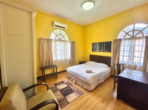 Rumbia Resort Villa Paka Hotels in Paka