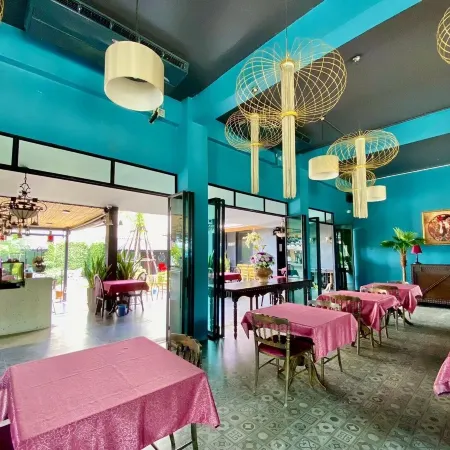 The Bridge Residence Hotel Отели рядом с достопримечательностью «Военный музей JEATH»