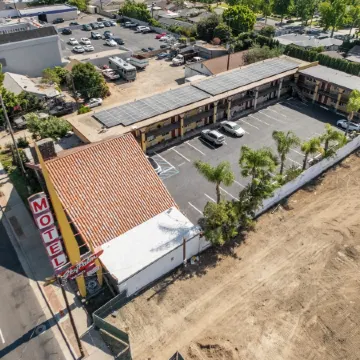 Sky Palm Motel - Orange