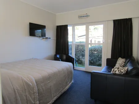 Beachside Sunnyvale Motel Отели в г. Пайнс