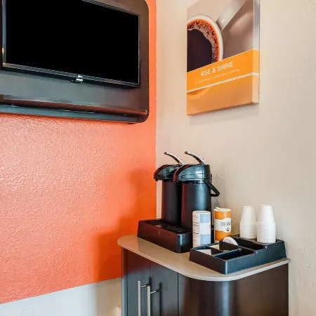 Motel 6 Lenexa, KS - Kansas City Southwest Hotels in Lenexa