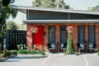 Daylesford Art Motel Các khách sạn gần Wombat Hill Botanical Gardens