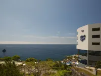 ホテル バイア アズール ゴメスのプール周辺のホテル